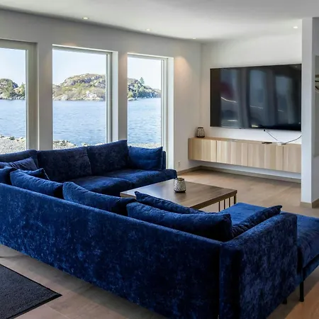 Modern Fishing With Sea View At Kalvaneset *