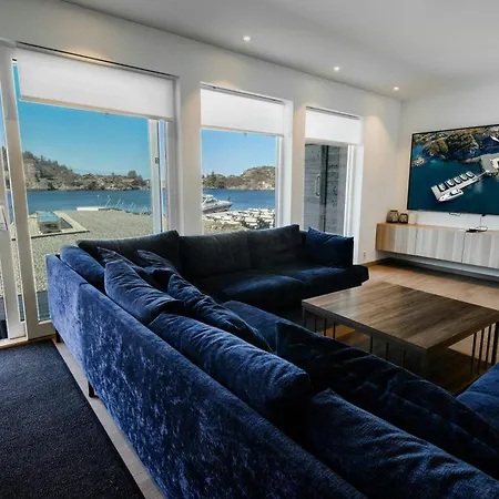 Modern Fishing With Sea View At Kalvaneset Tatil Evi *