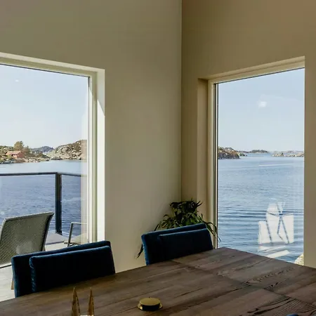 Tatil Evi Modern Fishing With Sea View At Kalvaneset *