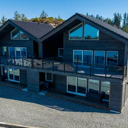 Tatil Evi Modern Fishing With Sea View At Kalvaneset *